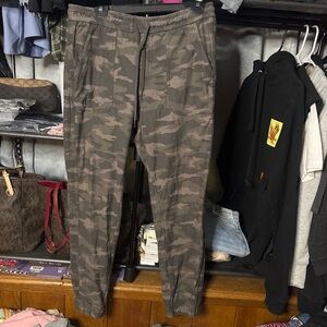 Woman’s Jogger Pants